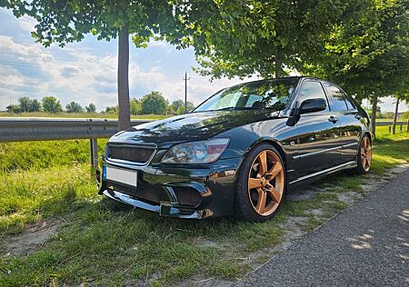Lexus IS 200 - 4.3 V8