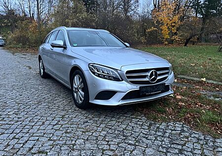 Mercedes-Benz C 180 T Autom. /NAVI/Avantgarde/PDC/Camera/LED