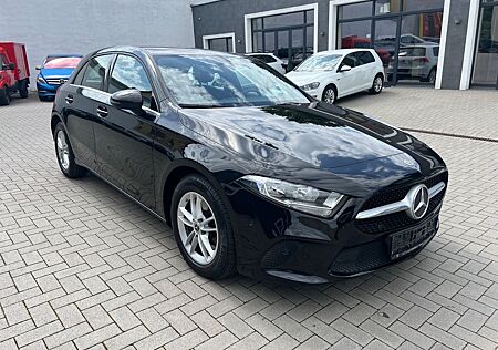 Mercedes-Benz A 200 A 200D- AUTOMATIK-NAVI-KAMERA-PDC-KEYLESS-GO