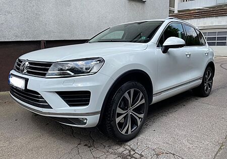 VW Touareg Volkswagen 3.0 TDI Leder Navi Xenon AHK Luft 20 Z