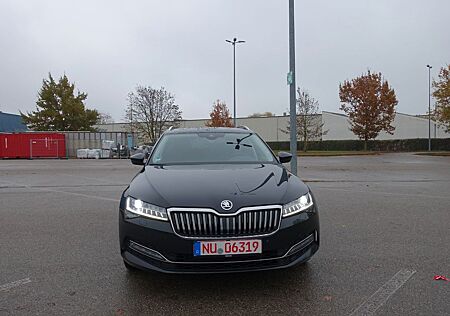 Skoda Superb Combi Style2,0TDI DSG Matrix Navi ACC AHK