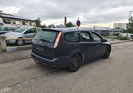 Ford Focus Tüv 02.26 Radlager und Bremsen neu.