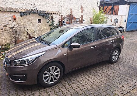 Kia Cee'd Sportswagon 1.6 GDI Platinum Edition S...