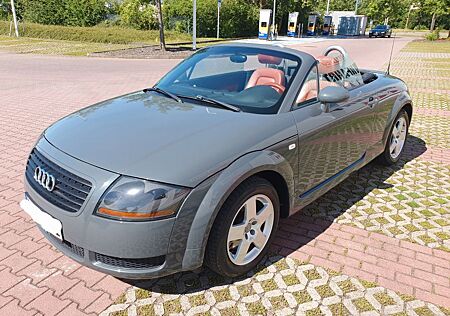 Audi TT Cabrio Nimbusgrau Mokassin 180ps Tüv reparier