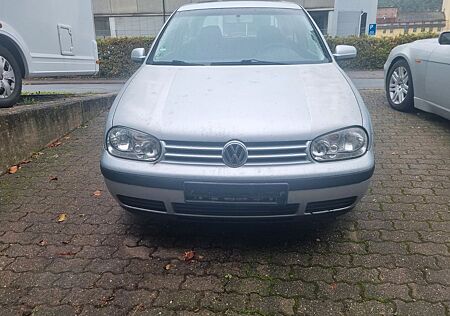 VW Golf Volkswagen 1.4 Basis !! Tüv neu !!