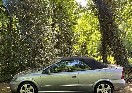 Opel Astra Cabrio 2.2 Edition 90 Jahre Bertone Ed...