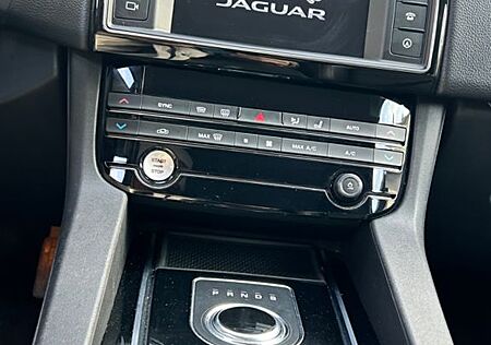 Jaguar F-Pace 25d AWD Portfolio Automatik Portfolio