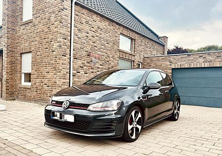 VW Golf Volkswagen 2.0 TSI BMT GTI Performance GTI Performance