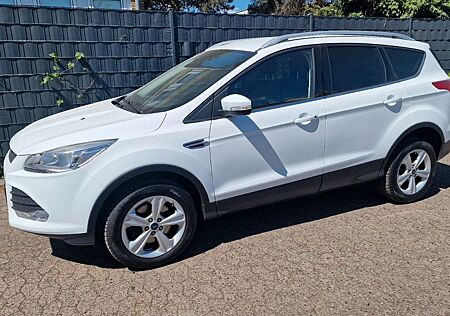 Ford Kuga 2,0 TDCi 4x4 110kW, 150PS, Navi, Automatik.