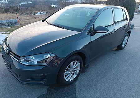 VW Golf Volkswagen 1,6 TDI Limo