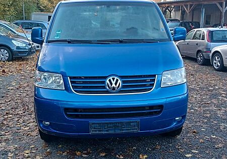 VW T5 Transporter Volkswagen Bus Caravelle