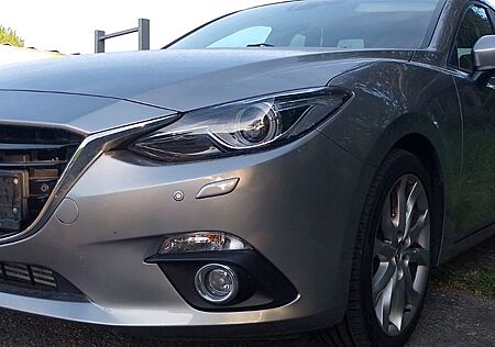 Mazda 3 /2.2DieselEu-6 AUTOMATIK KEYL-GO XENON Navi.