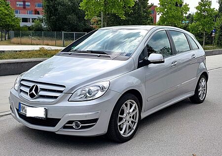 Mercedes-Benz B 180 BlueEFFICIENCY -