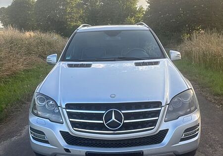 Mercedes-Benz ML 300 CDI 4MATIC BlueEFFICIENCY -