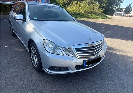 Mercedes-Benz 220 gebraucht kaufen Mercedes-Benz 220 E CDI BlueEFFICIENCY T-Modell