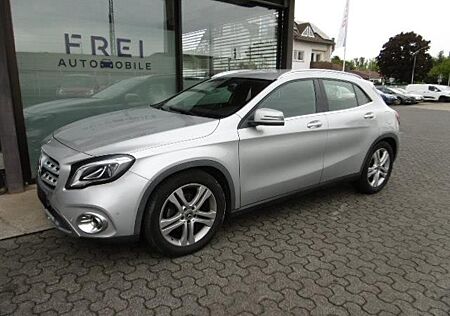 Mercedes-Benz GLA 200 Urban,AUTOMATIK,NAVI,AHK,54000KM,