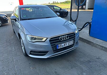 Audi A3 2.0 TDI S tronic Attraction TÜV Neu