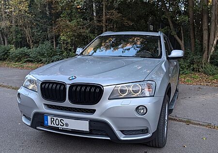 BMW X3 xDrive20d - Panorama, Scheckheft, Tüv, Navi