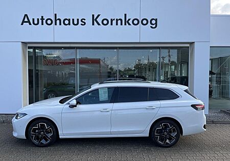 VW Passat Variant Volkswagen 1.5 eTSI DSG Elegance LED ACC
