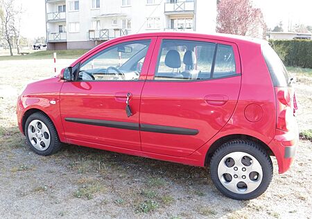 Kia Picanto 1.0 Farbe Rot Allwetterreifen