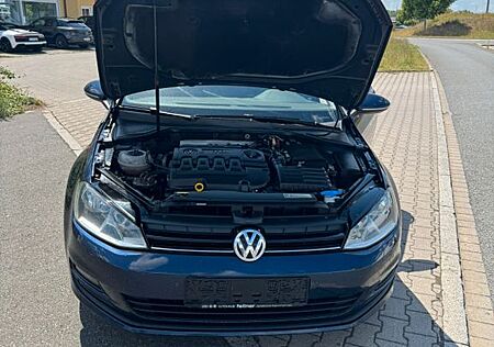 VW Golf Volkswagen VII Lim. Cup BMT Navi SHZ Klimaaut PDC