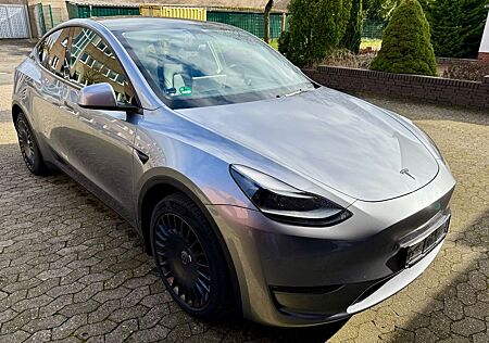 Tesla Model Y Long Range AWD inkl. 8-fach Bereifung