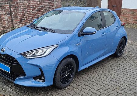 Toyota Yaris 1,5-l-VVT-i Hybrid CVT Team Deutschlan...