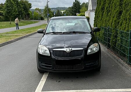 Skoda Fabia 1.2l *TÜV 06/2026 & 8-fach Bereifung*