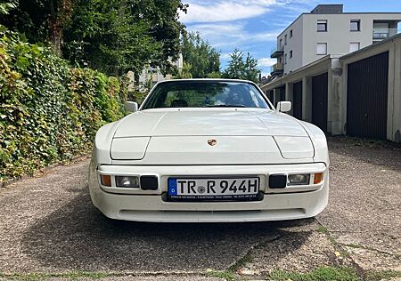 Porsche 944 -Handschalter-H-Zulassung-vollständig Origina