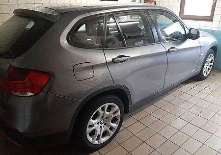 BMW X1 sDrive18i AHK wenig km 1. Hd scheckheftgepfl.