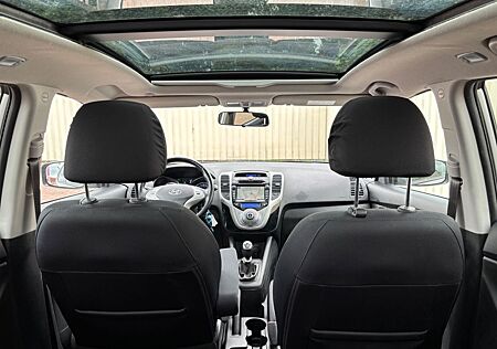 Hyundai ix20 1.6 blue YES!Plus*1.Hd*PANO*NAVI*AHK*SH+LRH