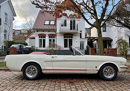 Ford Mustang GT Cabrio V8 Autom. Restauriert WGA 2+