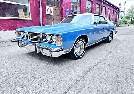 Ford Brougham LTD Oldtimer.