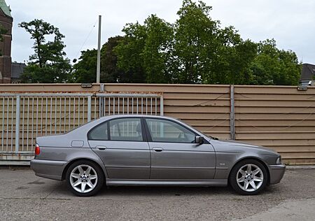 BMW 520i Lifestyle*1.HAND*XENON*LEDER*S.DACH*SHZ*
