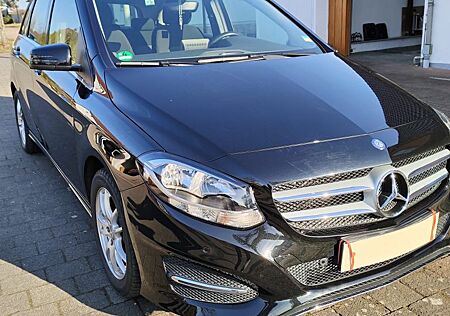 Mercedes-Benz B 180 Style 7G-DCT Automatik
