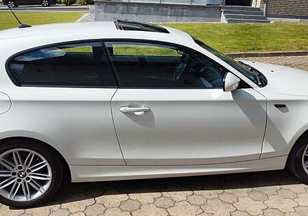 BMW 116i - E81