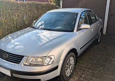 VW Passat Volkswagen 1.6 Automatik Klima