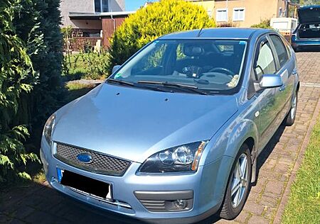 Ford Focus 1.6 Sport 70 Tkm 8fach Reifen Garagenwagen