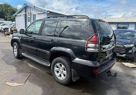 Toyota Land Cruiser 3.0 D-4D Executive Automatik 8 Sitz