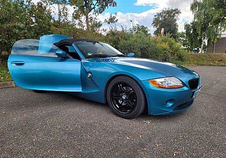 BMW Z4 3.0i in Blau- top gepflegt!