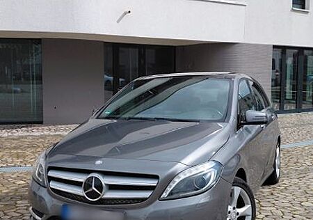 Mercedes-Benz B 200 CDI Sportpacket 2Hand Bi-Xenon panorama