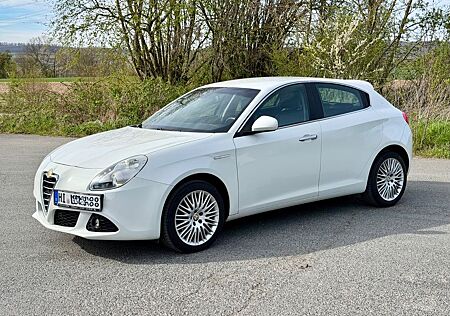 Alfa Romeo Giulietta 1.4 TB 16V MultiAir TCT LEDER/Bi-Xenon