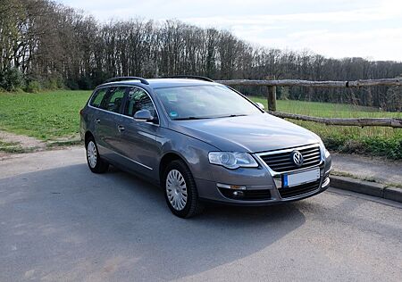 VW Passat Variant Volkswagen 1,6 FSI Variant Hohlraumvers. TÜV