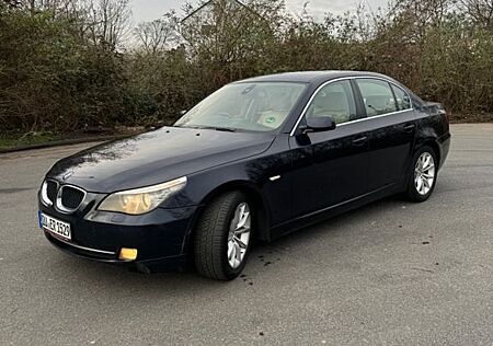 BMW 520d A - Rechtslenker