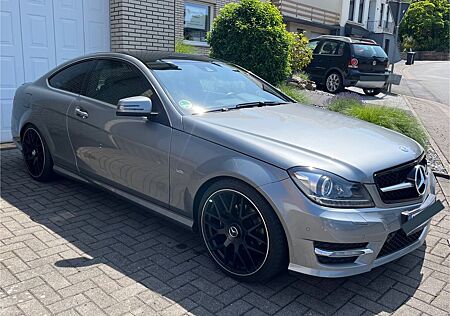 Mercedes-Benz C 250 Coupé Autom, AMG-Line, Sportauspuff, SHZ
