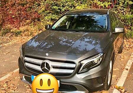 Mercedes-Benz GLA 200 Urban Grau