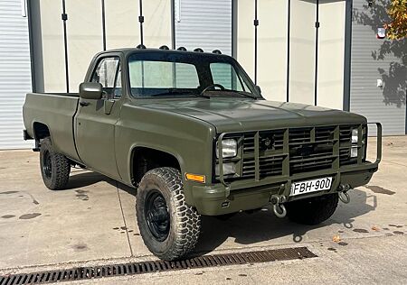 Chevrolet K30 MIlitary V8 Diesel