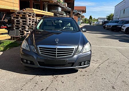 Mercedes-Benz E 200 CDI T BlueEFFICIENCY -