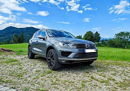 VW Touareg Volkswagen 3.0 262 Dynaudio Standheizung Keyless