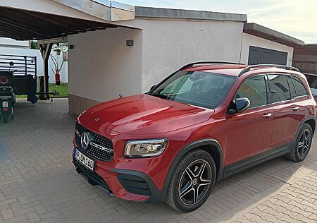 Mercedes-Benz GLB 200 3×AMG-7SITZER-KEYLESSGO-AHK-INSPEKTION